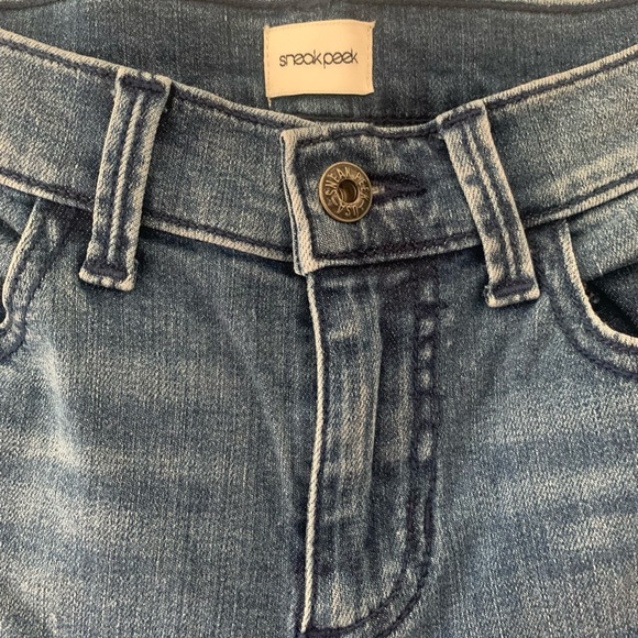 Sneak Peak Crop Jeans - Picture 2 of 13